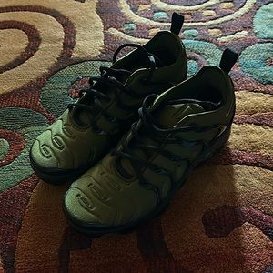 Nike Air Vapormax plus size 8 shoes